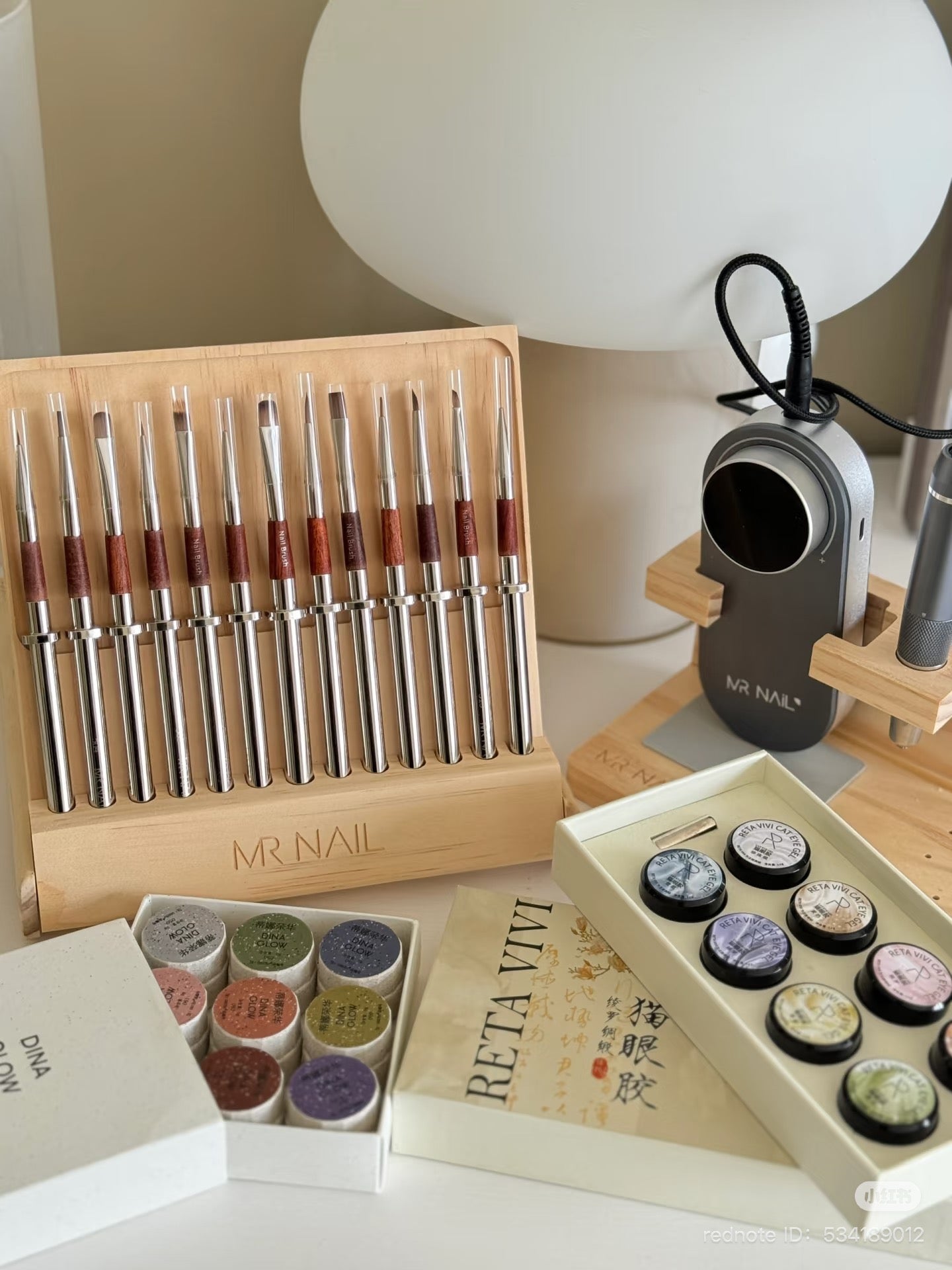 Bộ cọ vẽ móng tay MR. Nail Art Brush Set - 13 cây kèm giá trưng bày